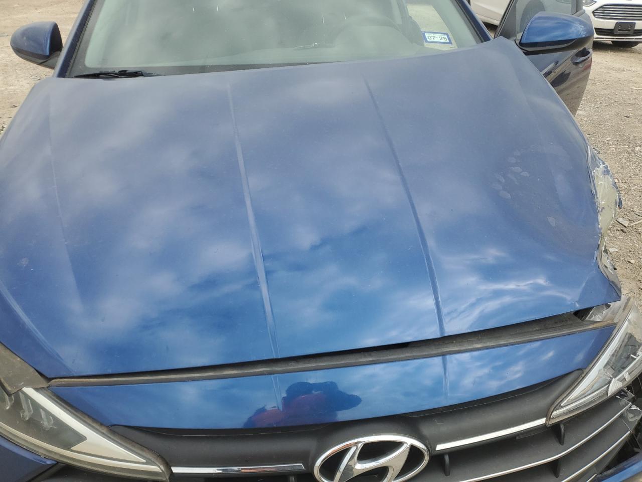 2020 Hyundai Elantra - Image 12
