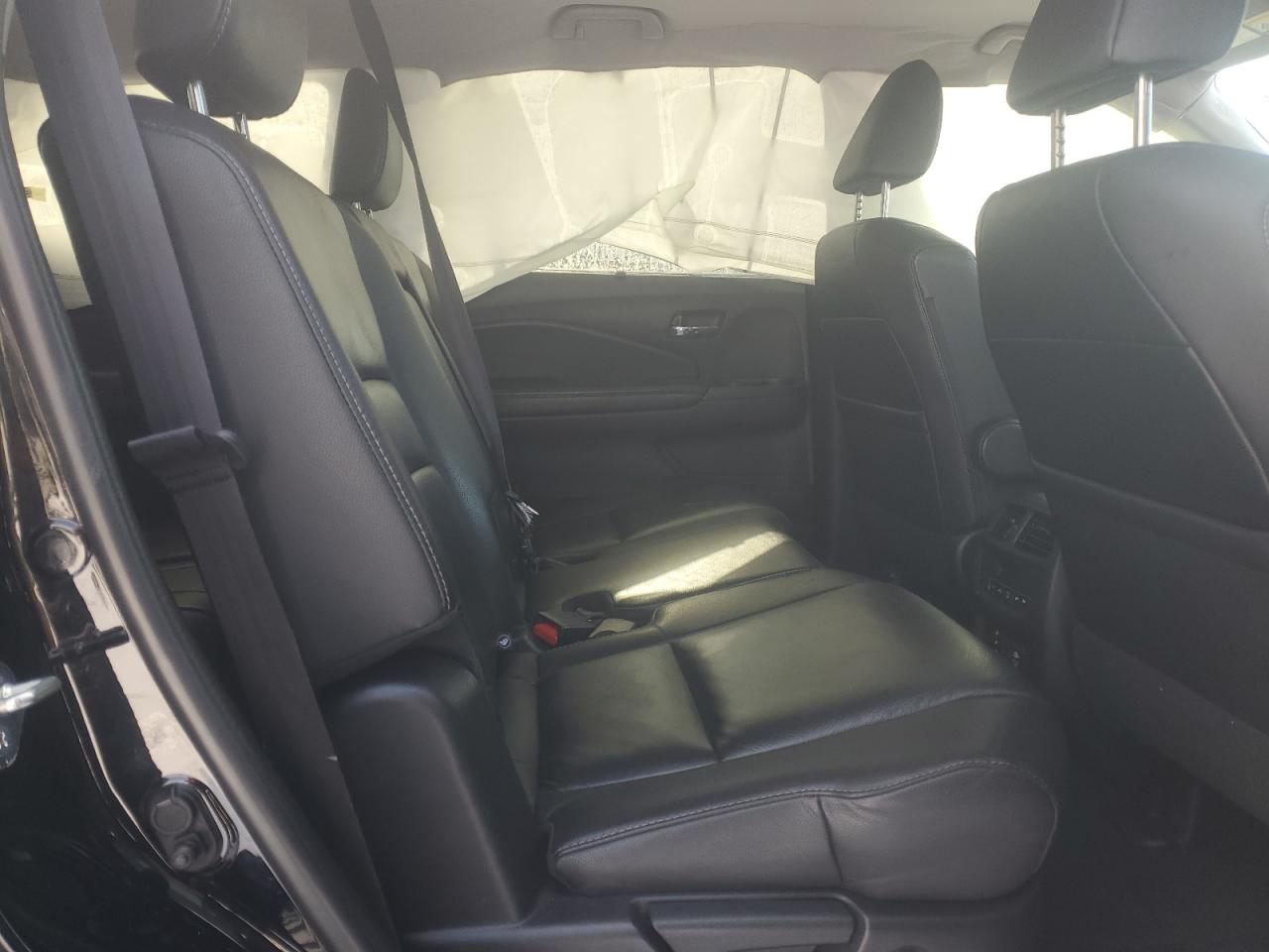 2017 Honda Pilot - Image 12