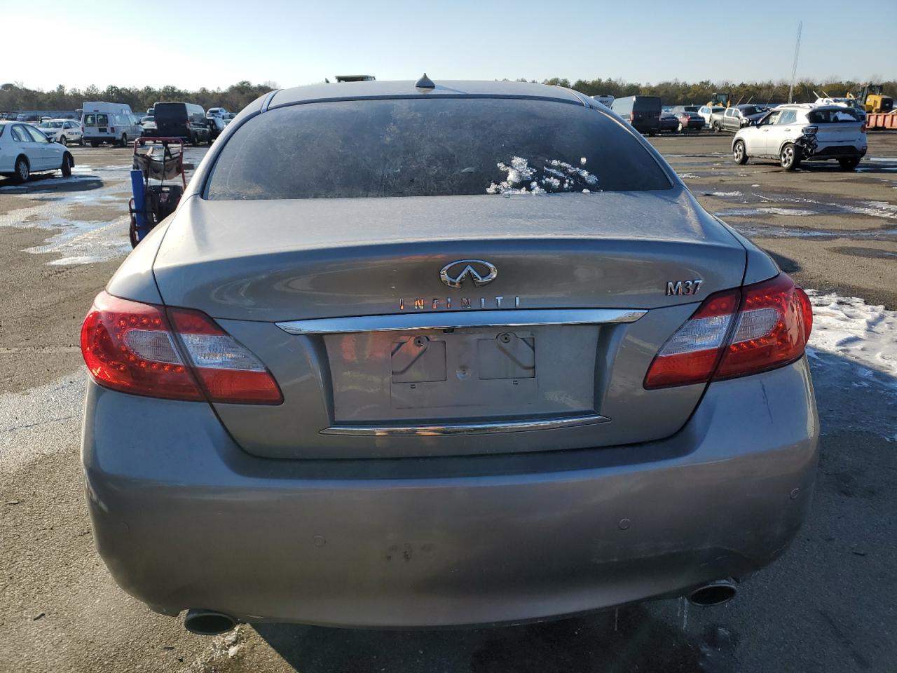 2013 Infiniti M - Image 6