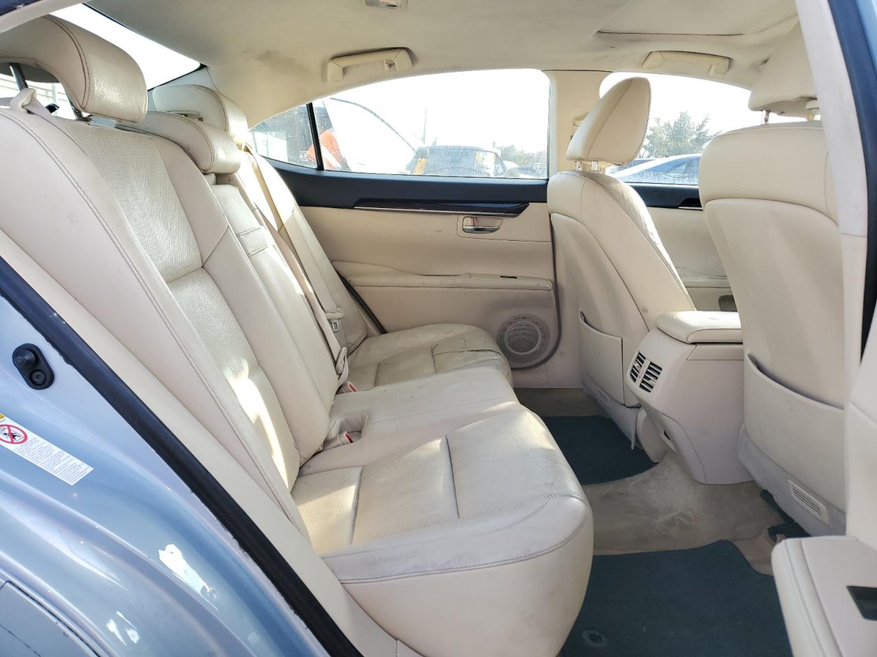2014 Lexus ES - Image 10