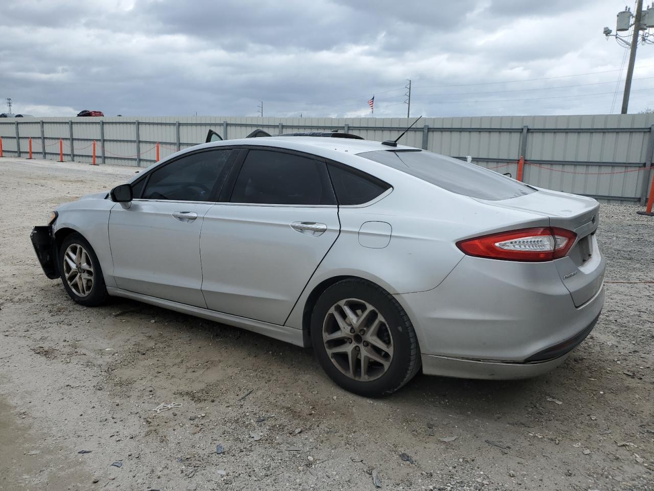 VIN 1FA6P0H70F5131471 2015 FORD FUSION no.2