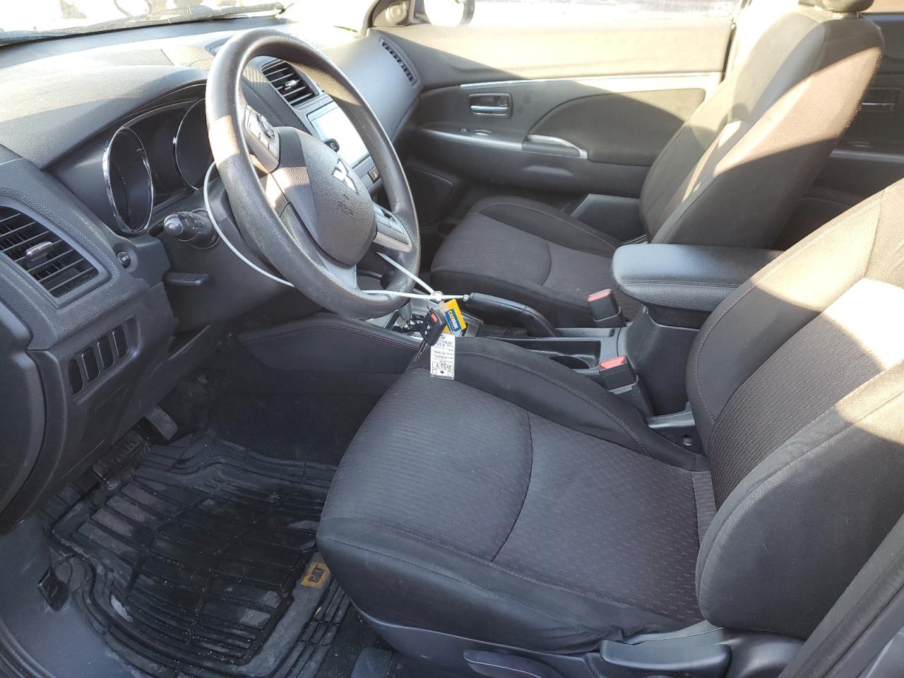 2018 Mitsubishi Outlander - Image 7