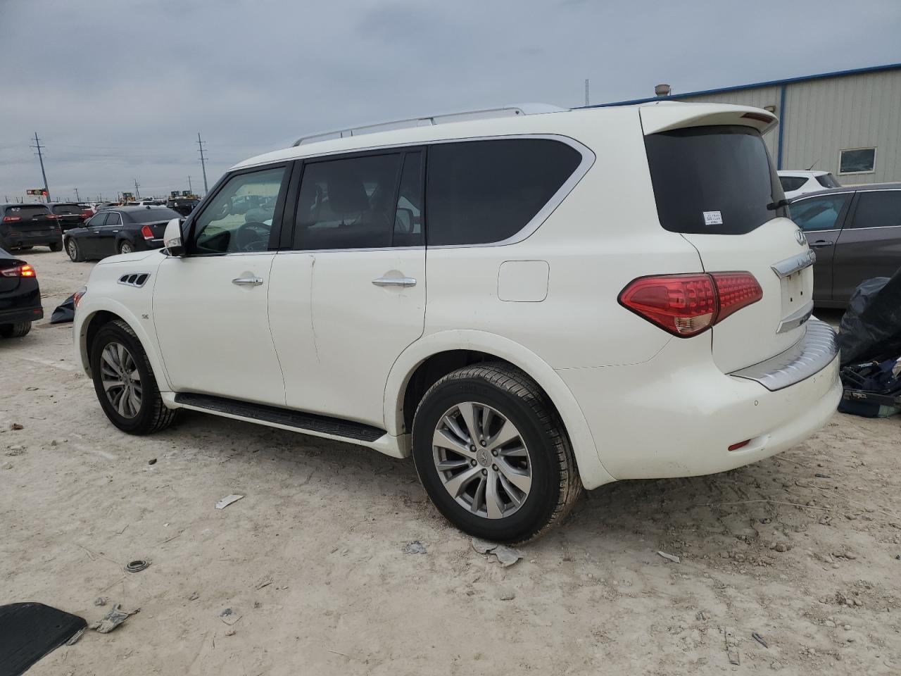 2017 Infiniti QX80 - Image 2