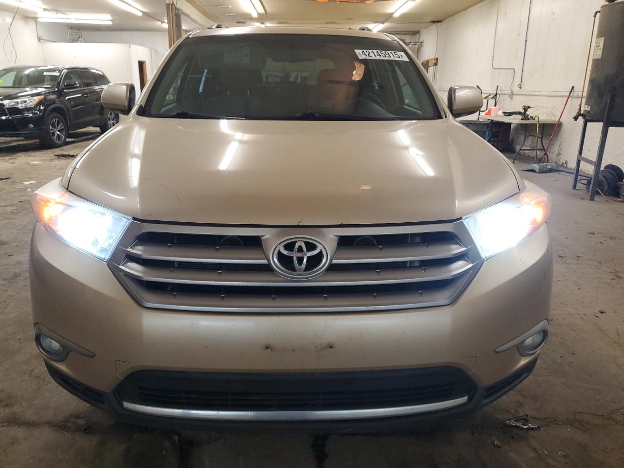 2012 Toyota Highlander - Image 5