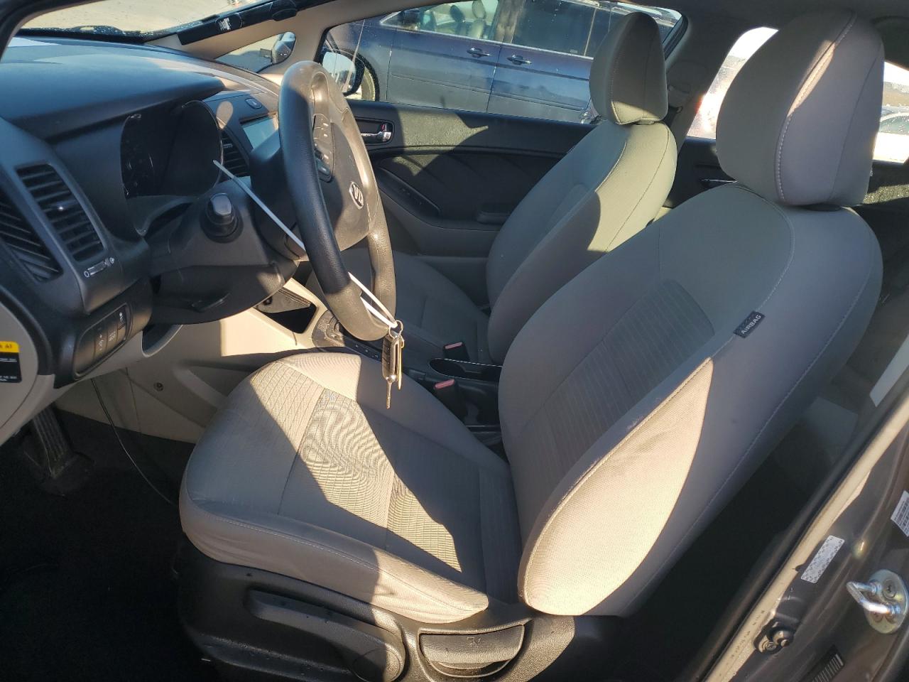 2016 Kia Forte - Image 7