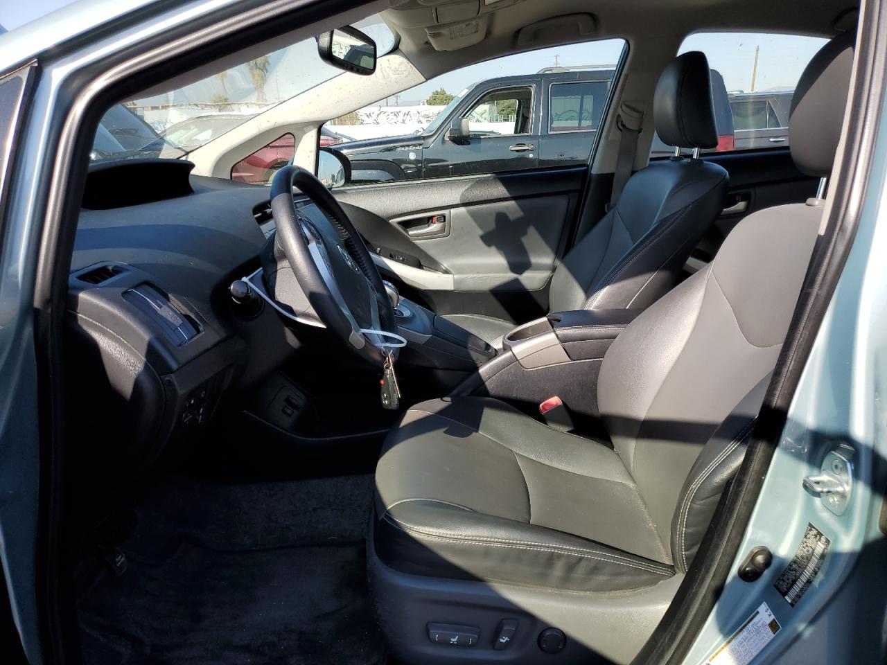 2013 Toyota Prius - Image 7