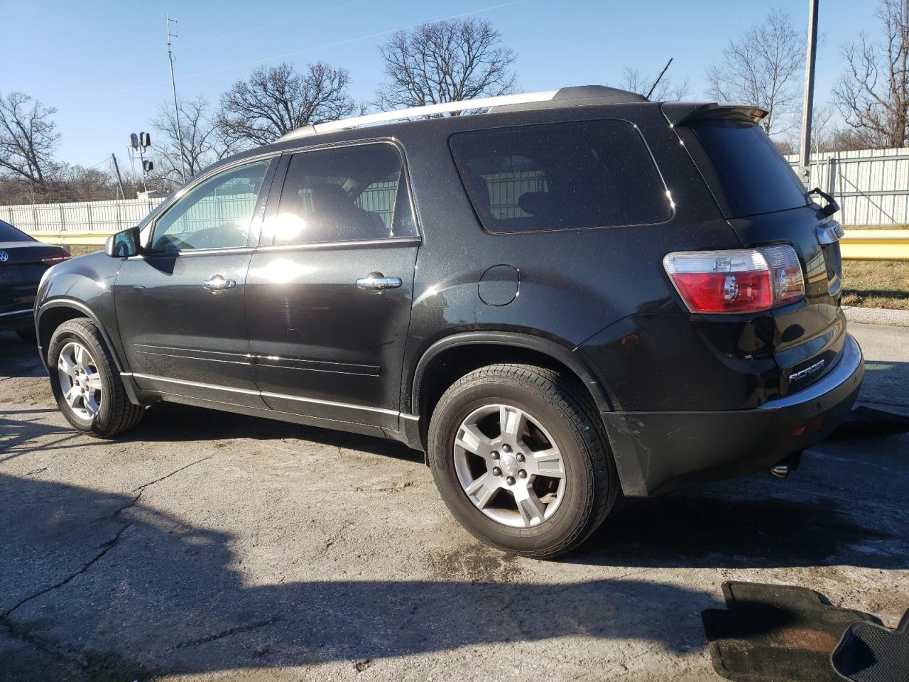 2012 GMC Acadia - Image 2
