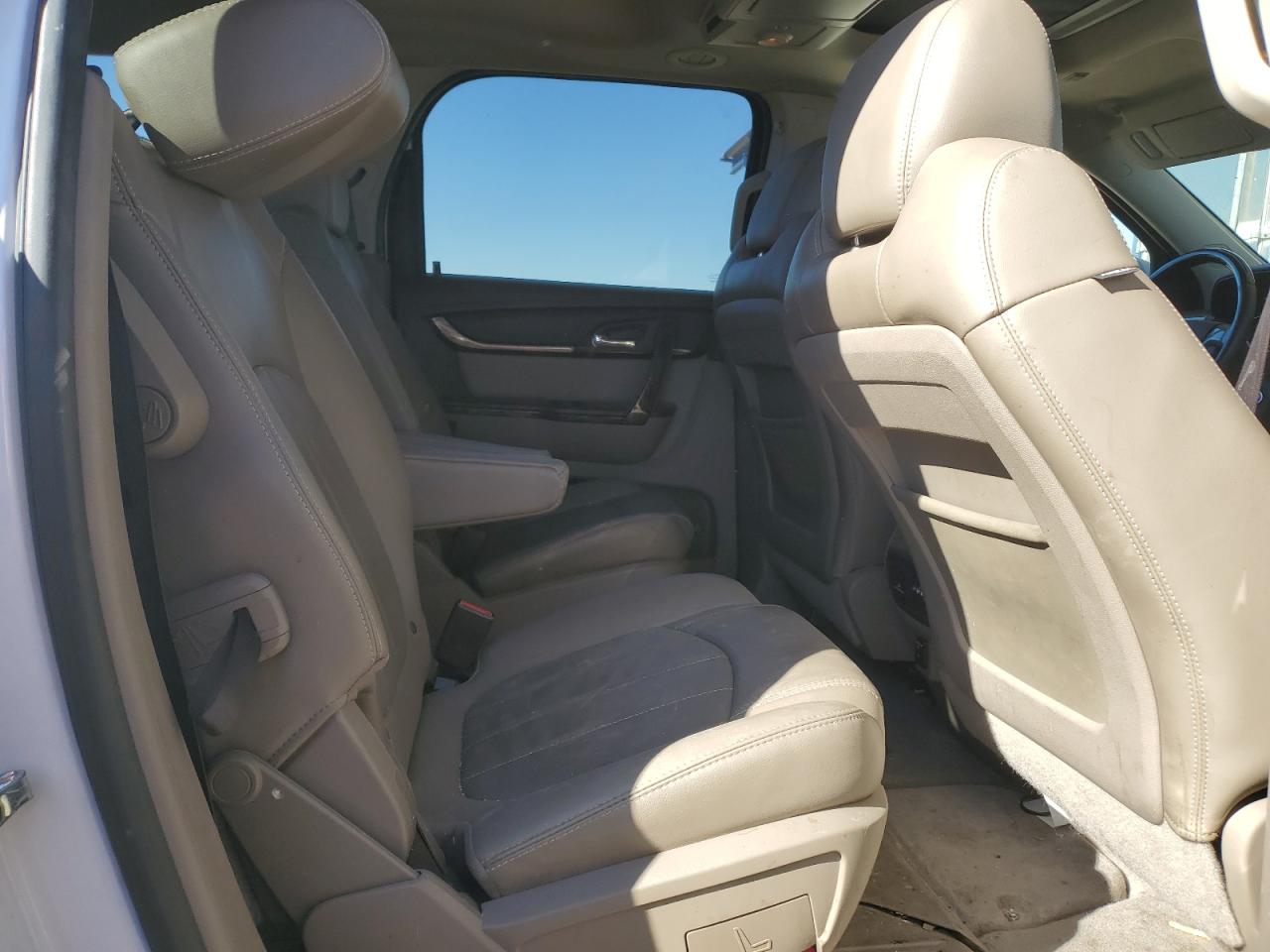 2016 GMC Acadia - Image 11