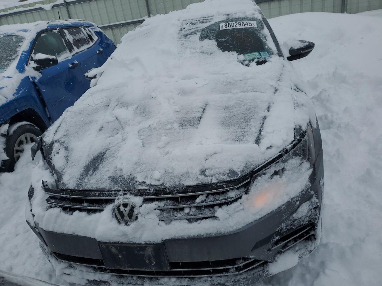 2018 Volkswagen Passat - Image 5