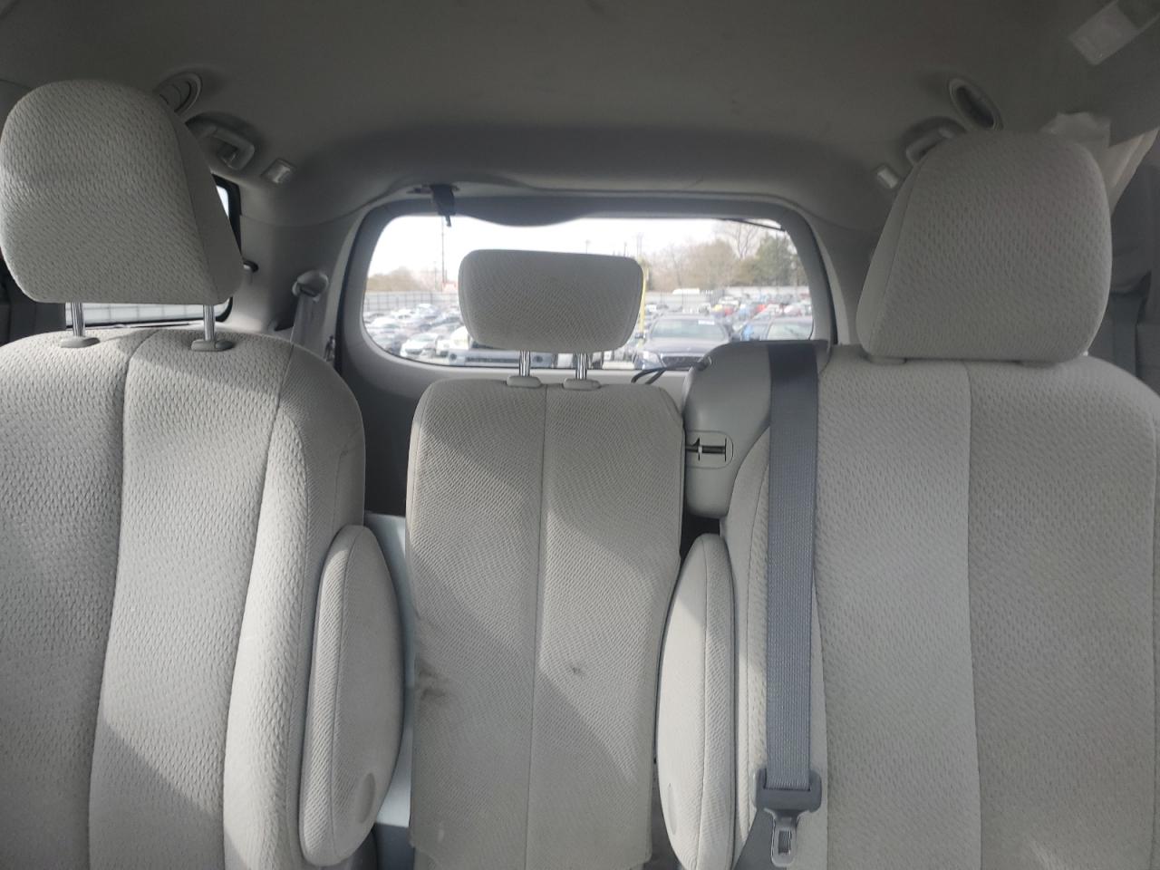 2012 Toyota Sienna - Image 10