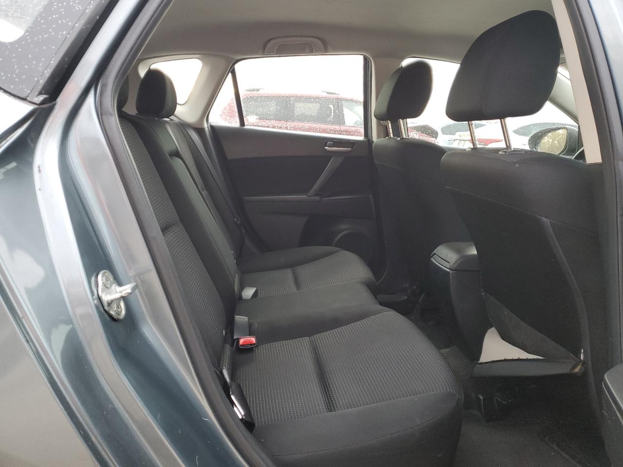 2012 Mazda 3 - Image 10