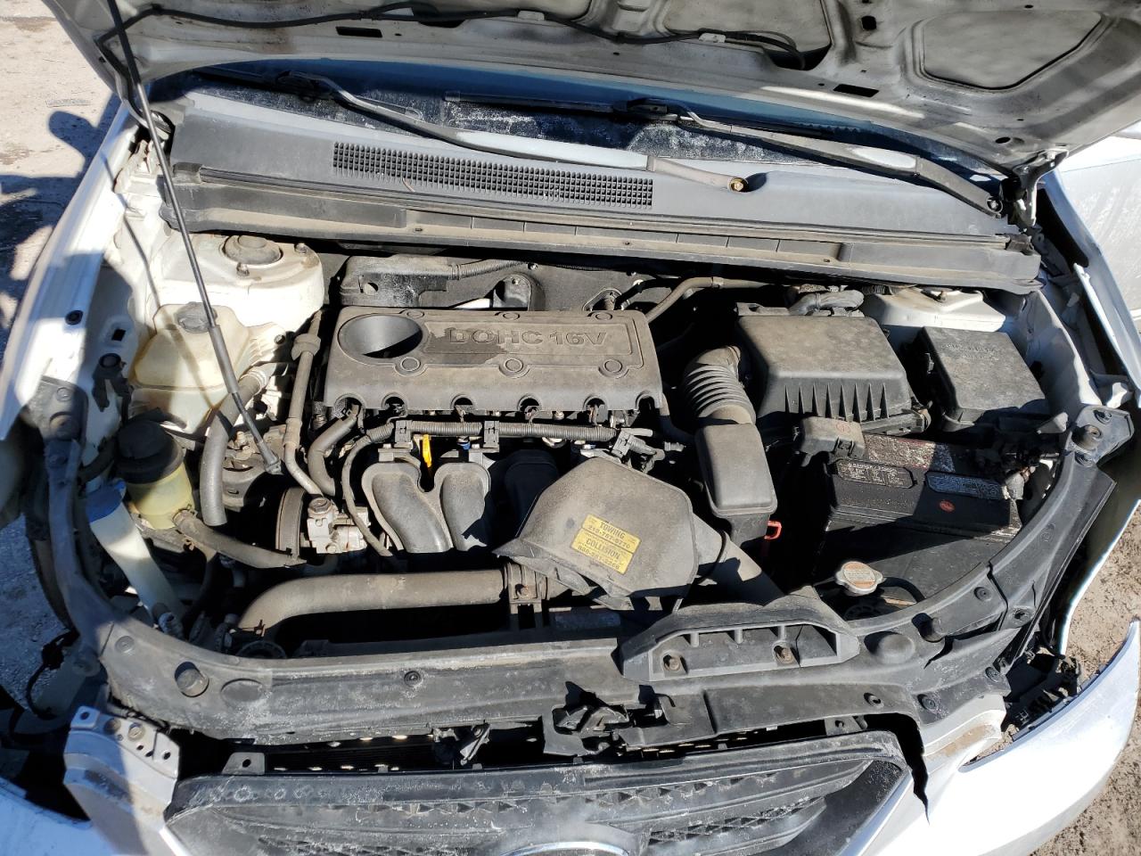 2009 Kia Rondo - Image 11