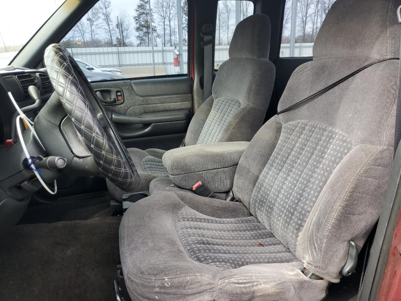 1998 Chevrolet S-10 Pickup - Image 7