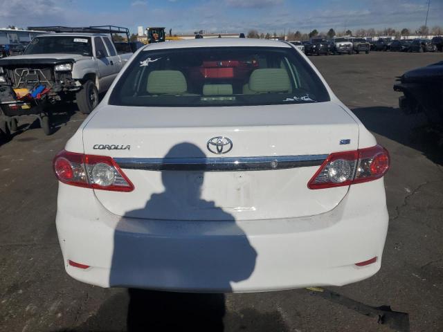 Sedans TOYOTA COROLLA 2012 White