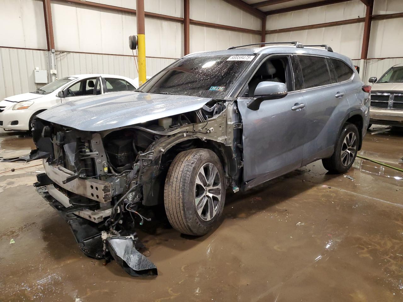 2022 Toyota Highlander - Image 1