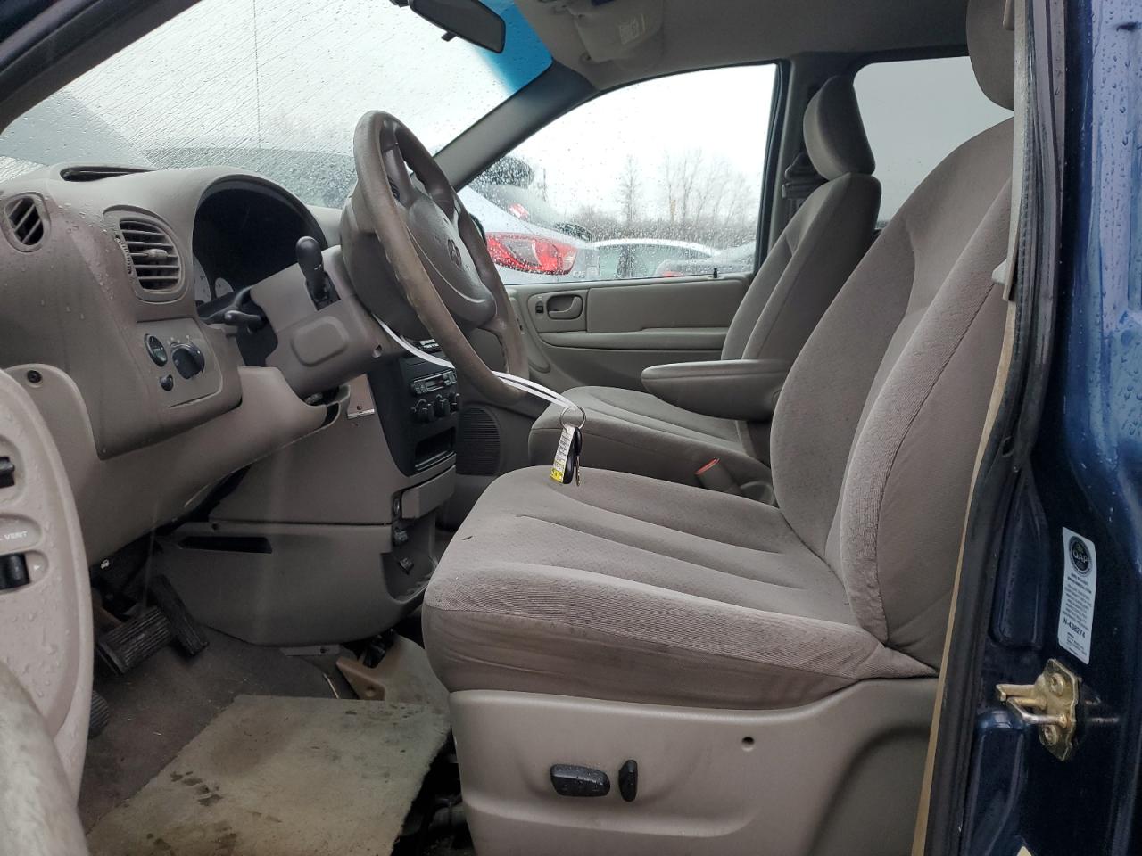 2002 Dodge Caravan - Image 7