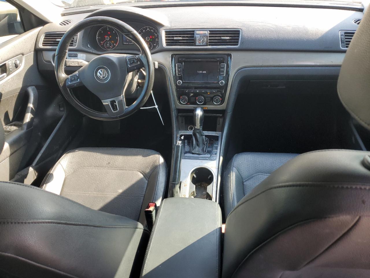 2015 Volkswagen Passat - Image 8
