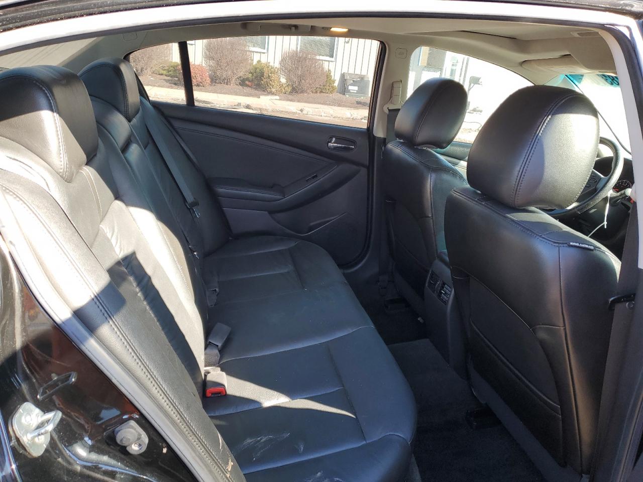 2010 Nissan Altima - Image 10