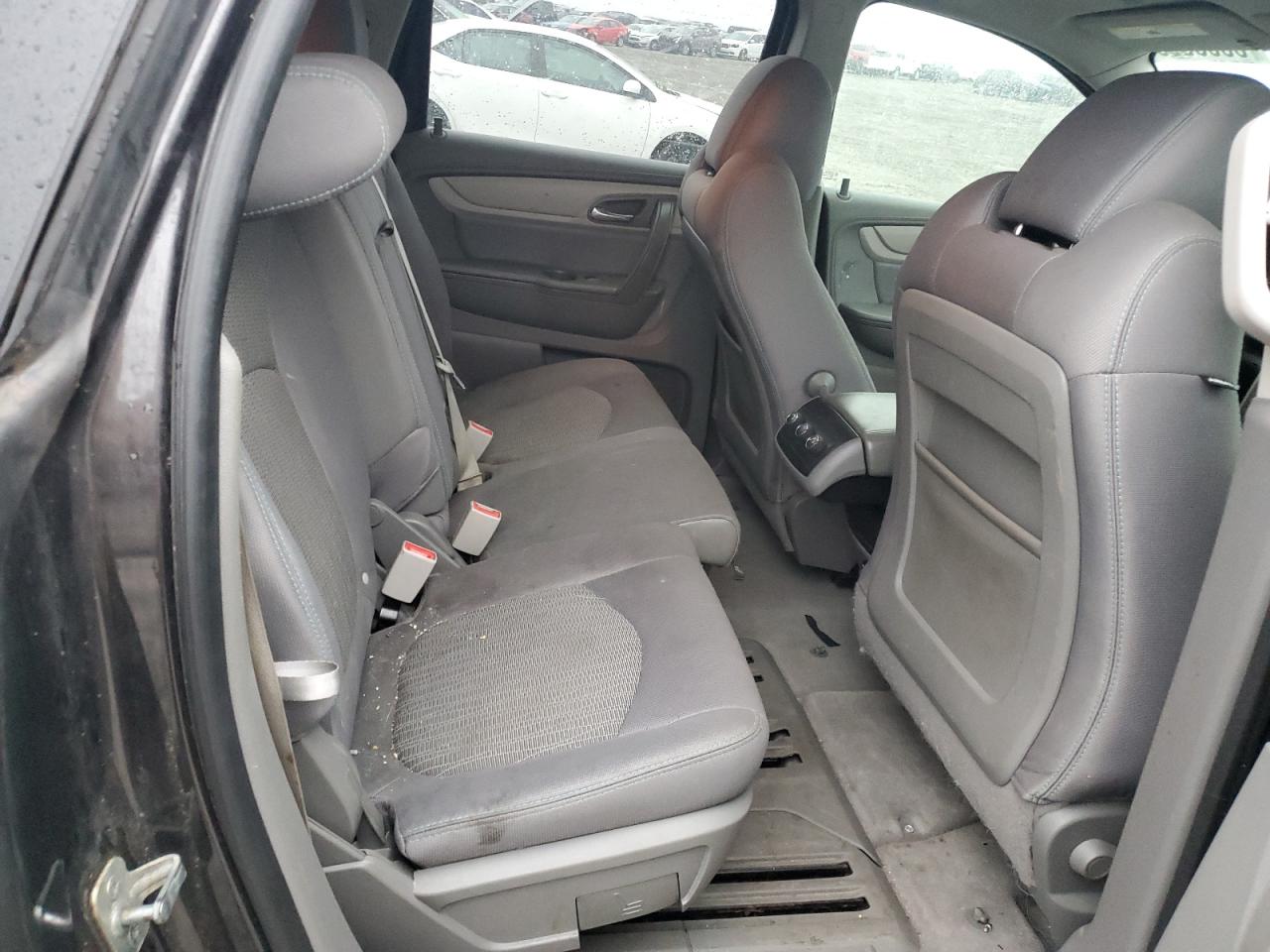 2014 Chevrolet Traverse - Image 11