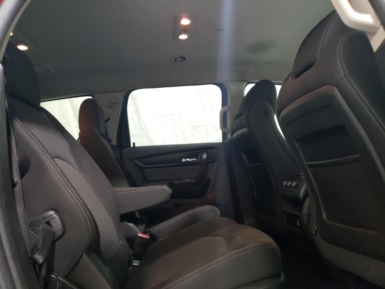 2017 Chevrolet Traverse - Image 11