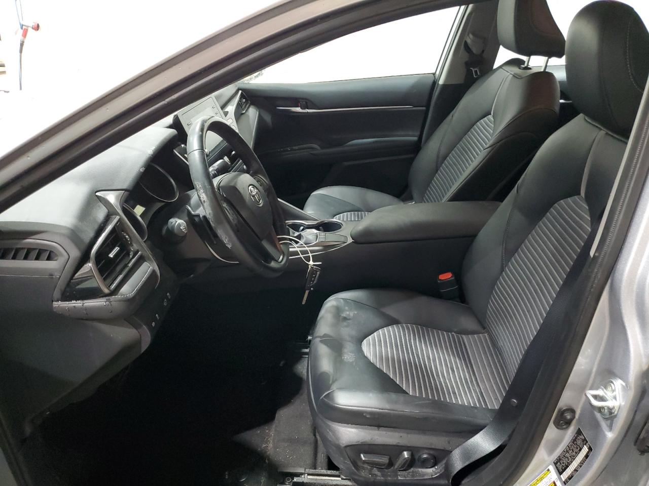 2022 Toyota Camry - Image 7