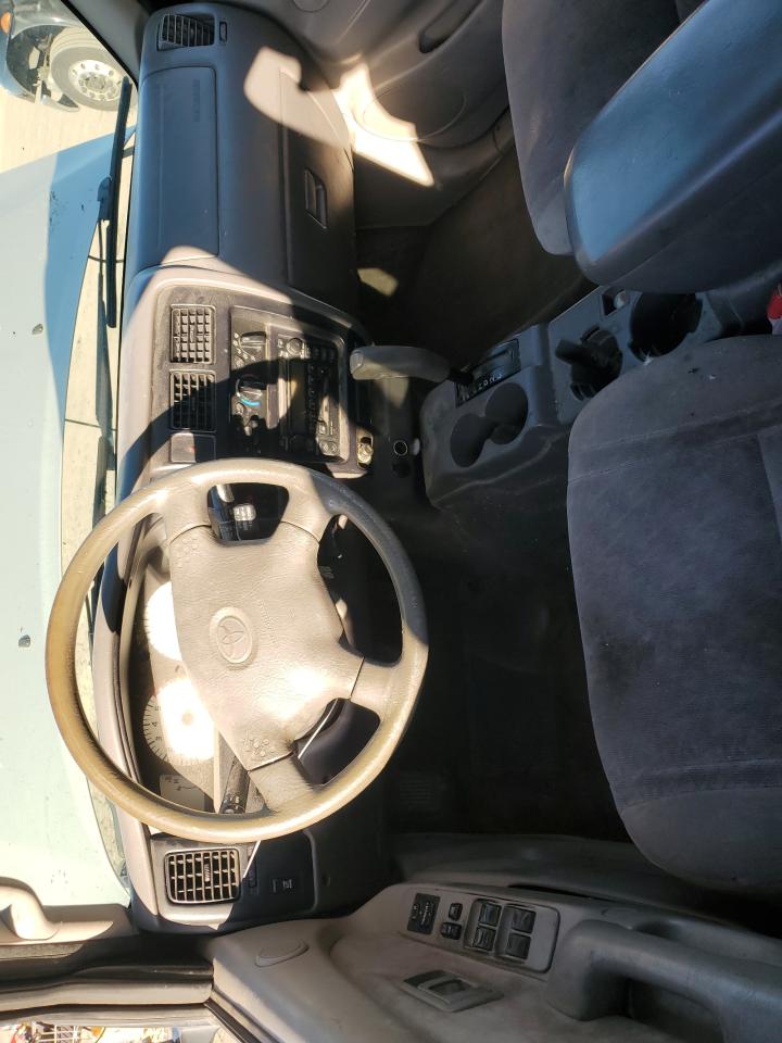 2002 Toyota Tacoma - Image 8