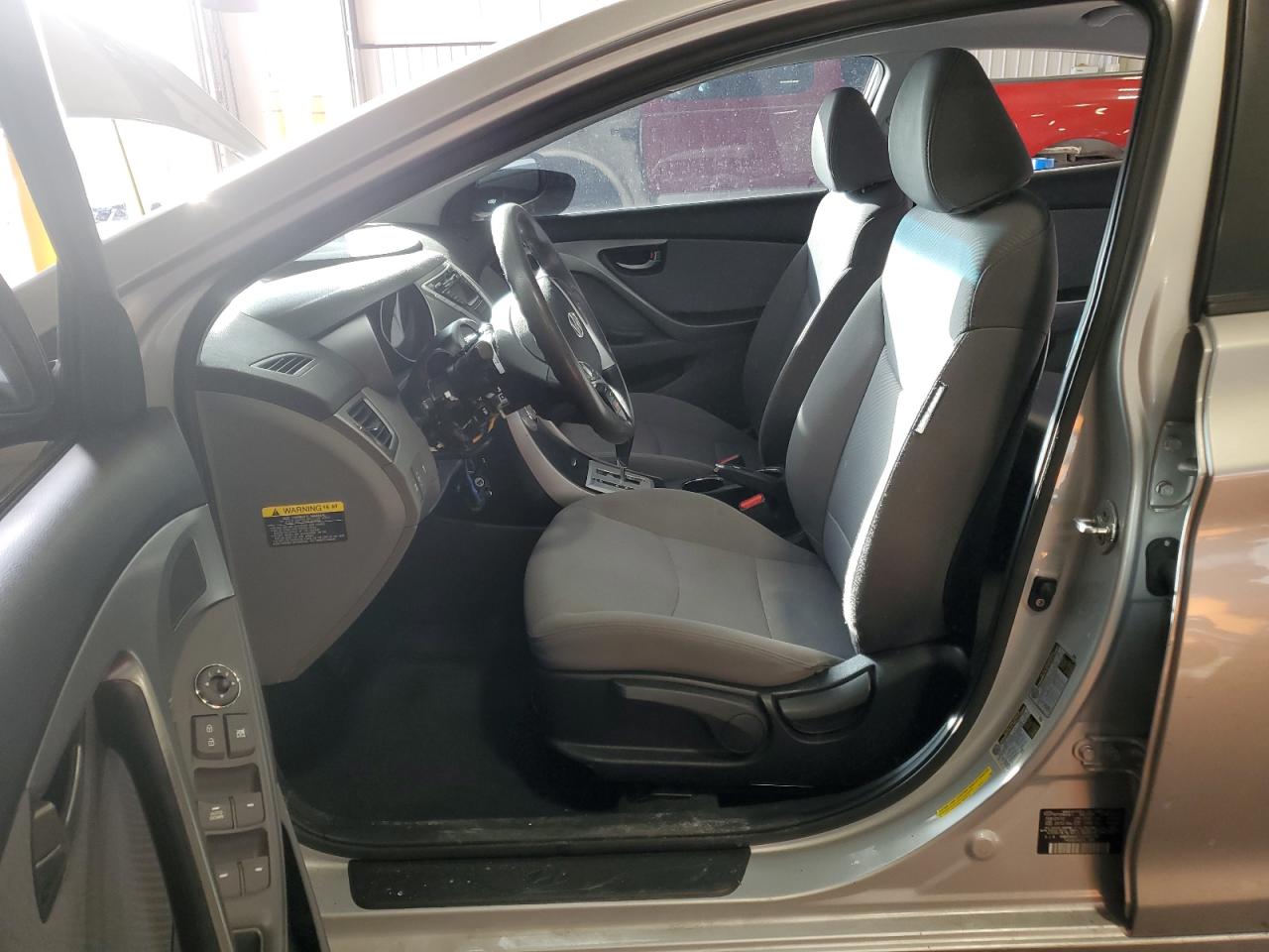 2012 Hyundai Elantra - Image 7