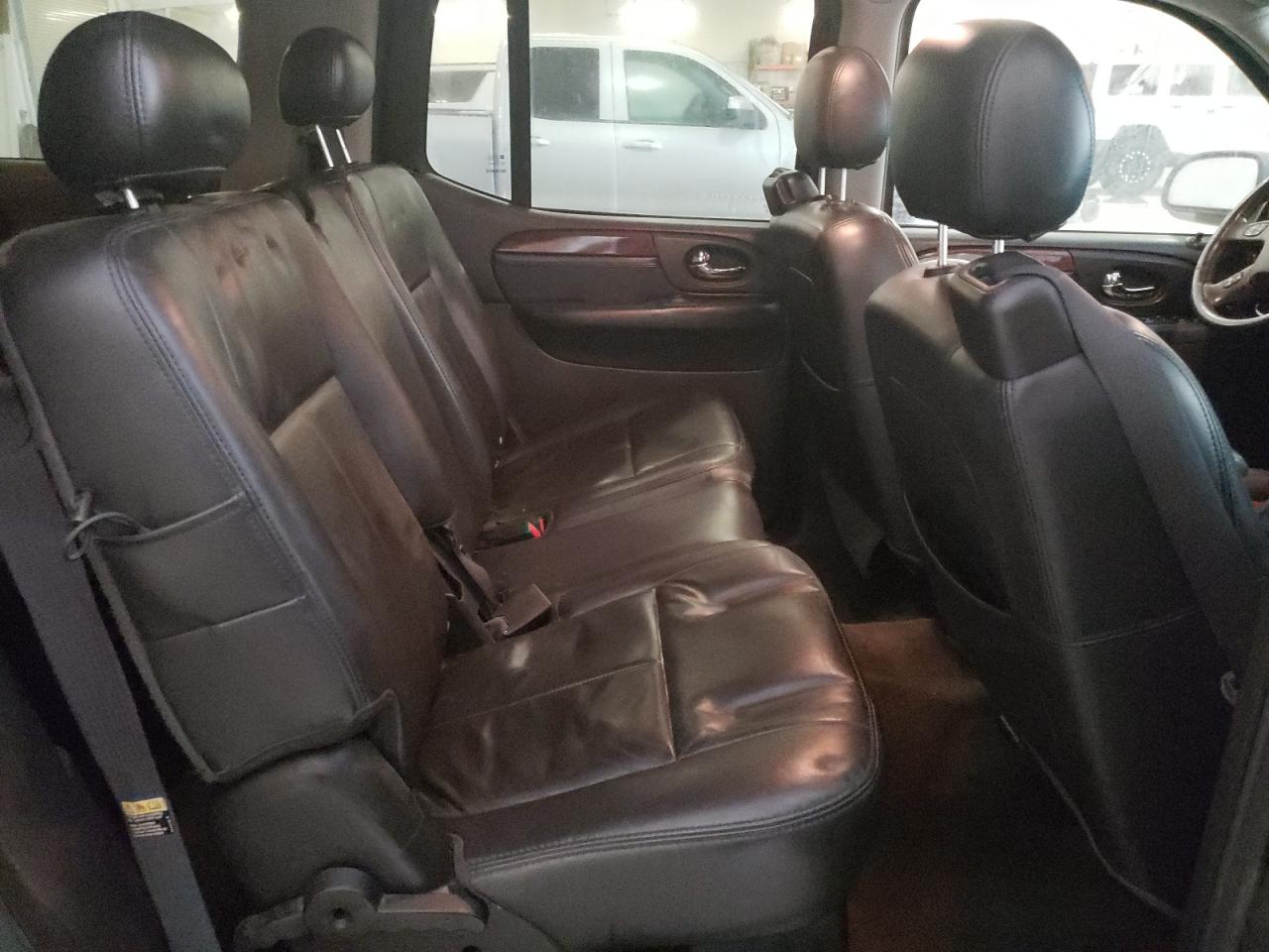 2006 GMC Envoy - Image 11