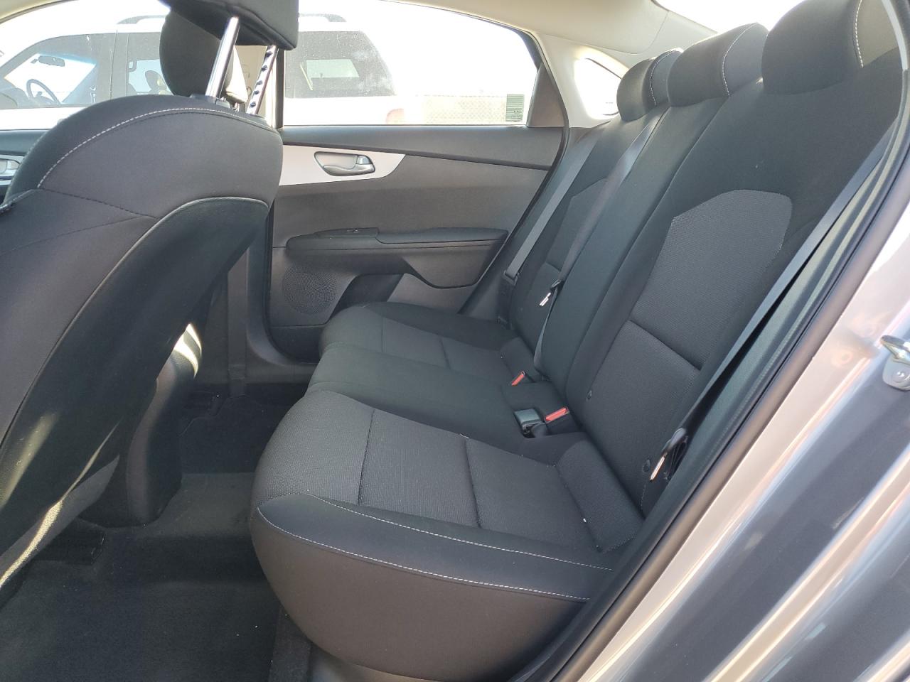 2024 Kia Forte - Image 10