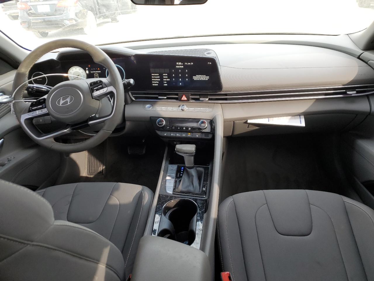2024 Hyundai Elantra - Image 8