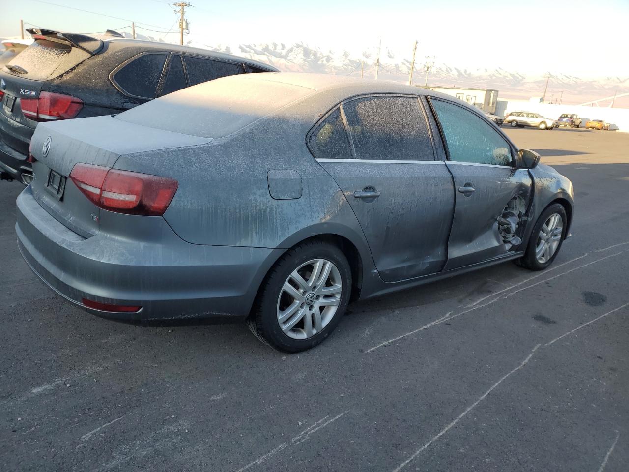 2017 Volkswagen Jetta - Image 3