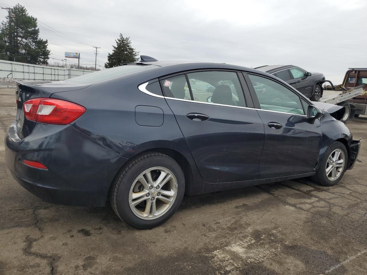 2016 Chevrolet Cruze - Image 3