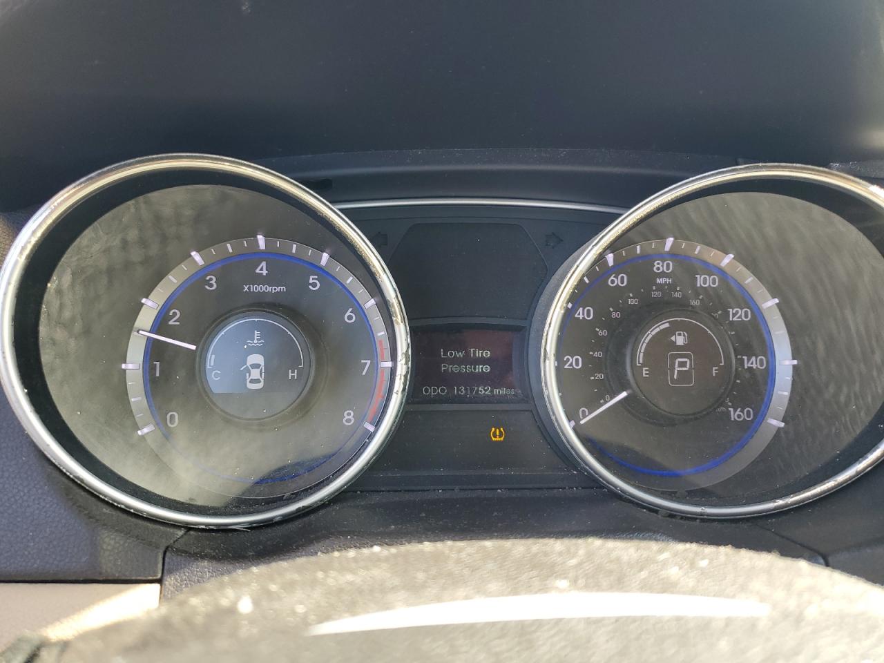 2011 Hyundai Sonata - Image 9