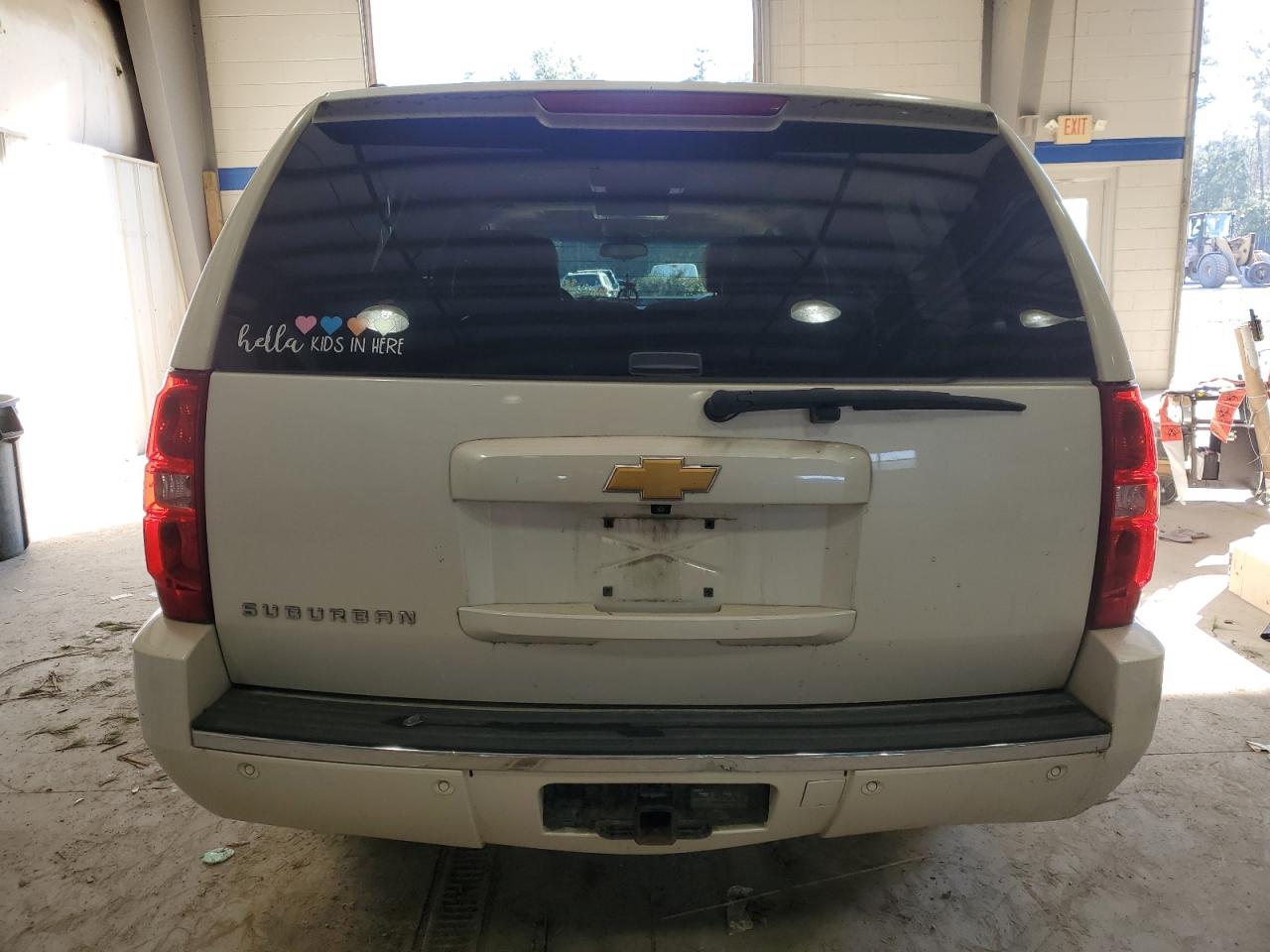 2014 Chevrolet Suburban - Image 6