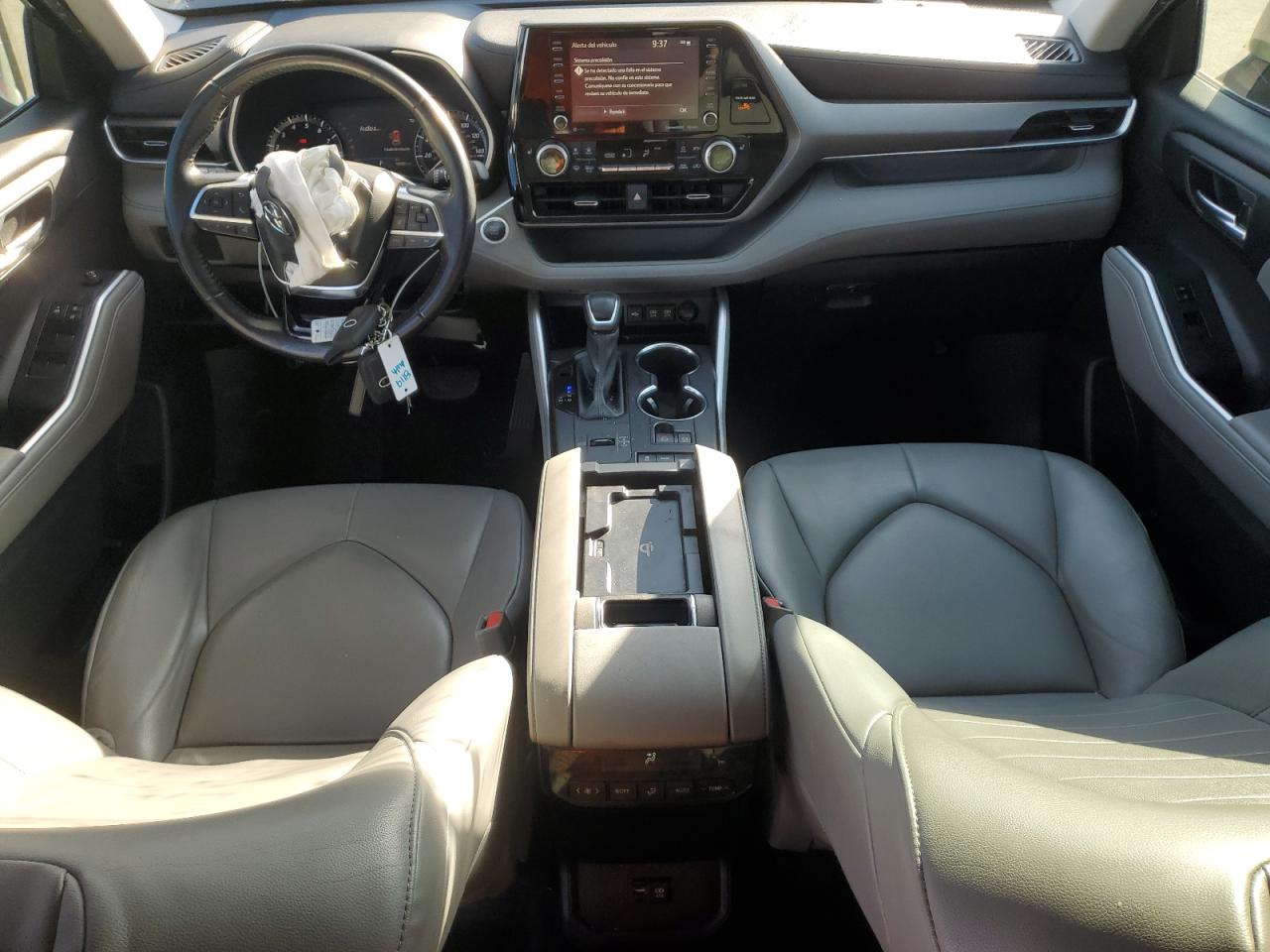 2020 Toyota Highlander - Image 8