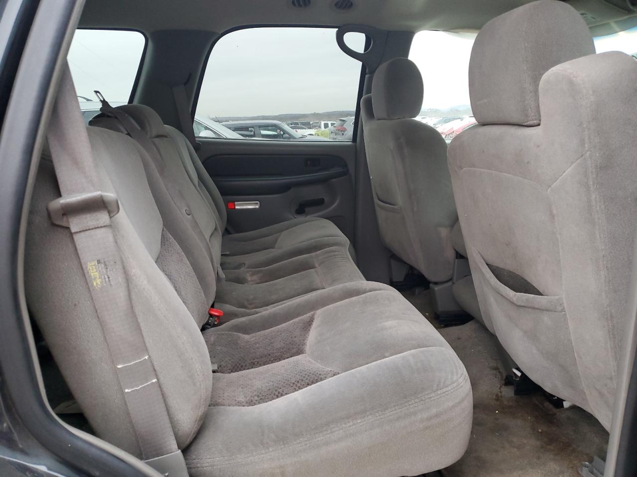 2003 Chevrolet Tahoe - Image 10