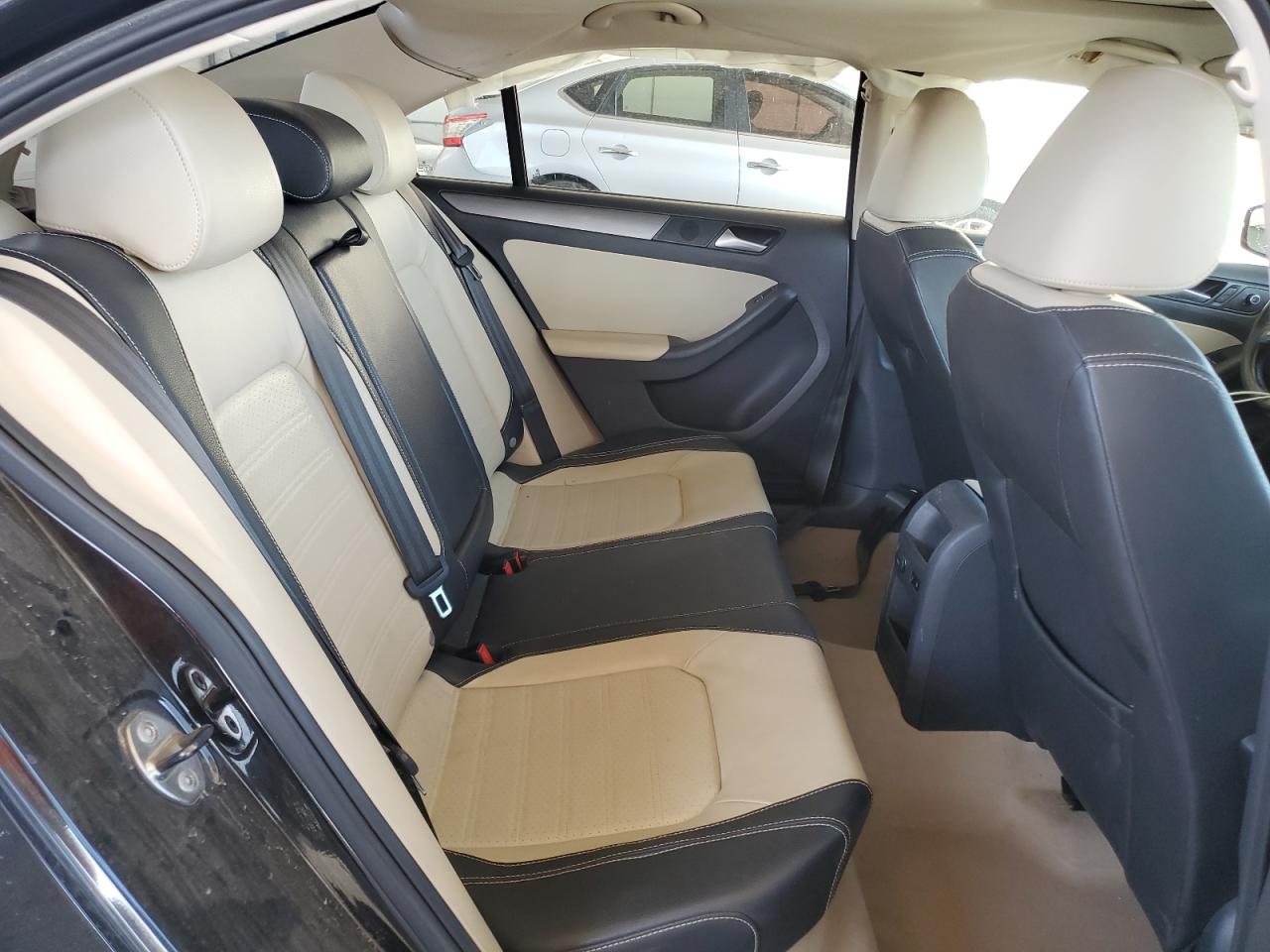 2014 Volkswagen Jetta - Image 10
