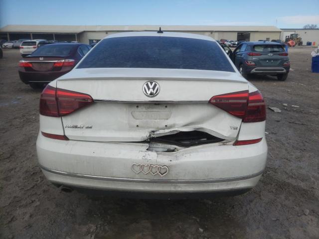  VOLKSWAGEN PASSAT 2017 Білий