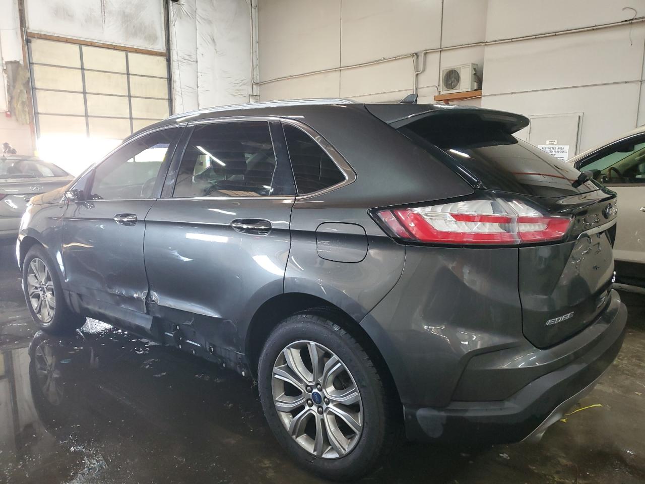 2019 Ford Edge - Image 2