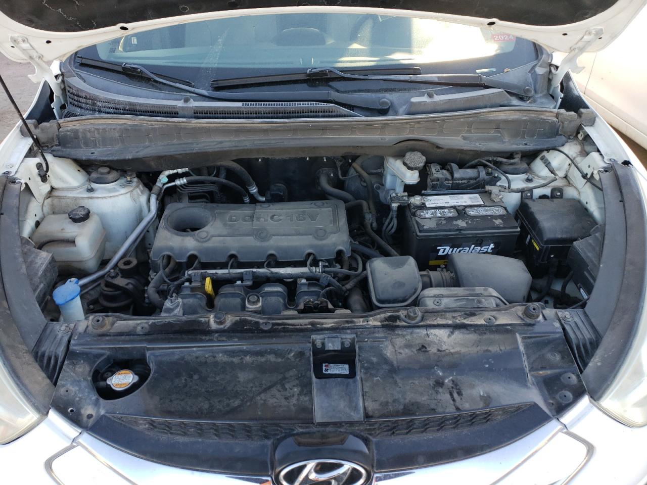 2011 Hyundai Tucson - Image 12