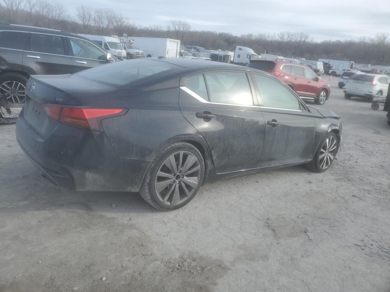 2020 Nissan Altima - Image 3