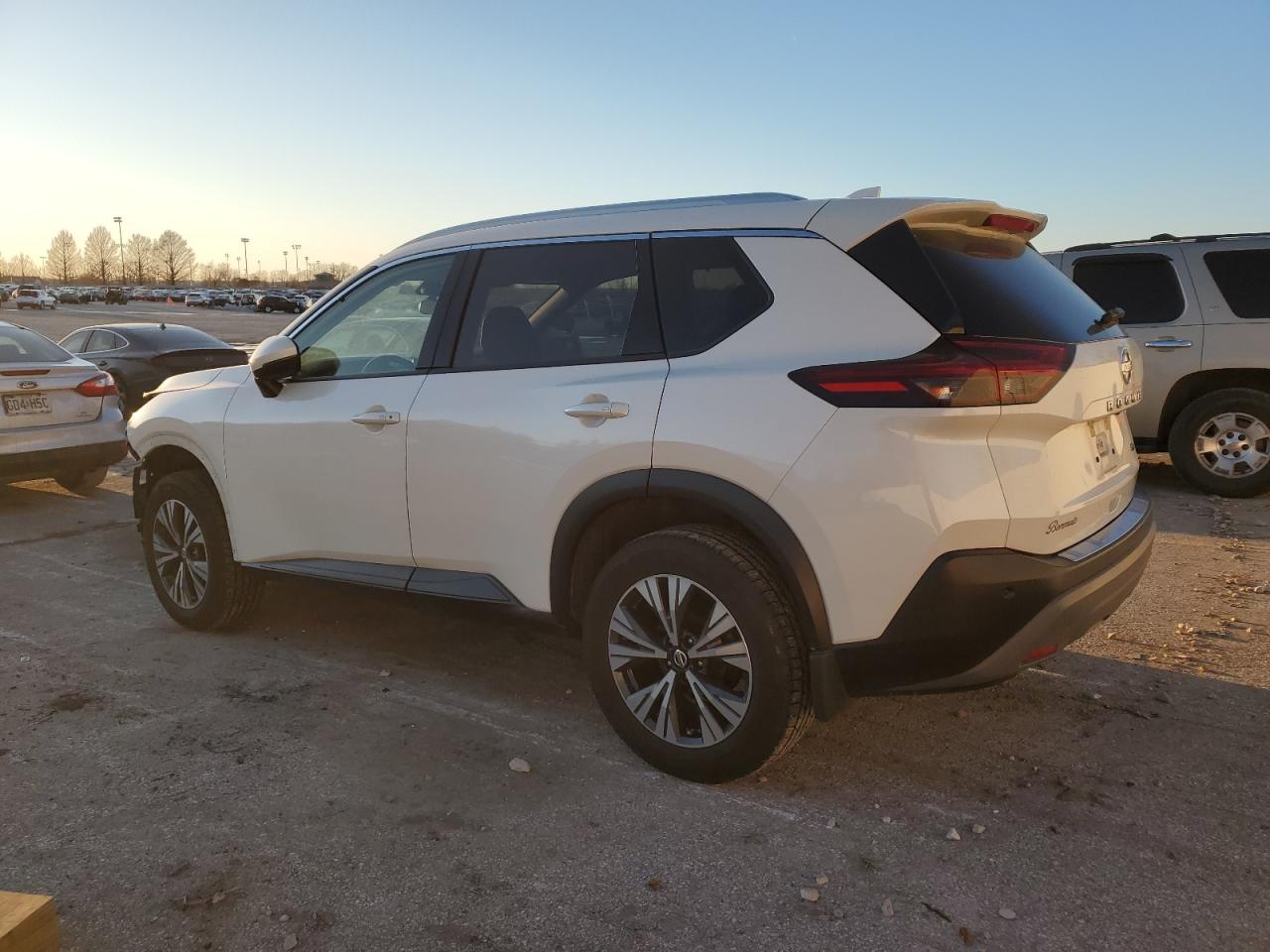 2021 Nissan Rogue - Image 2