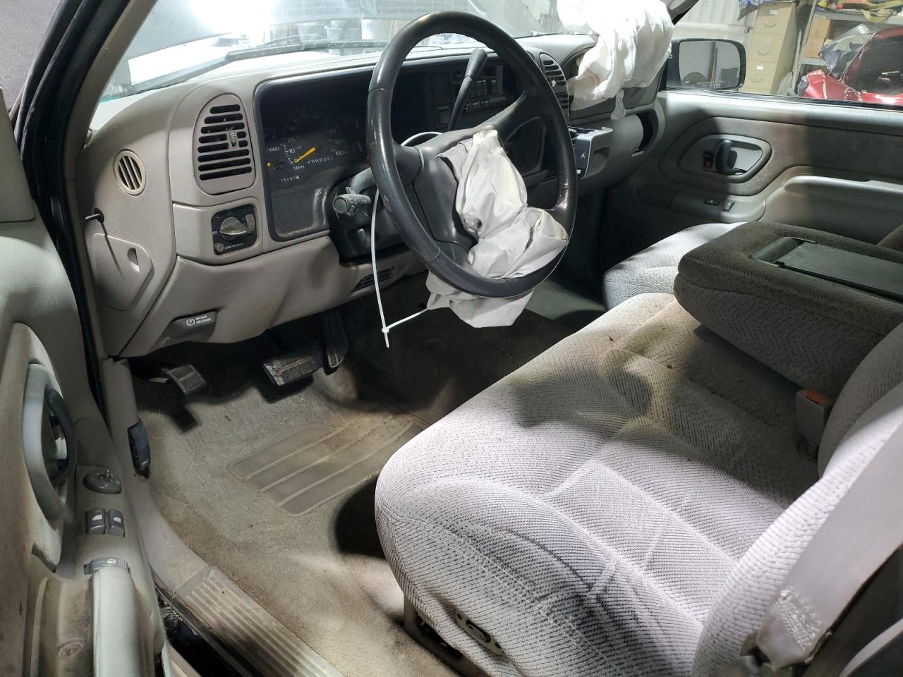 1998 Chevrolet Gmt-400 K1500 VIN: 1GCEK14RXWZ236495 Lot: 84159824