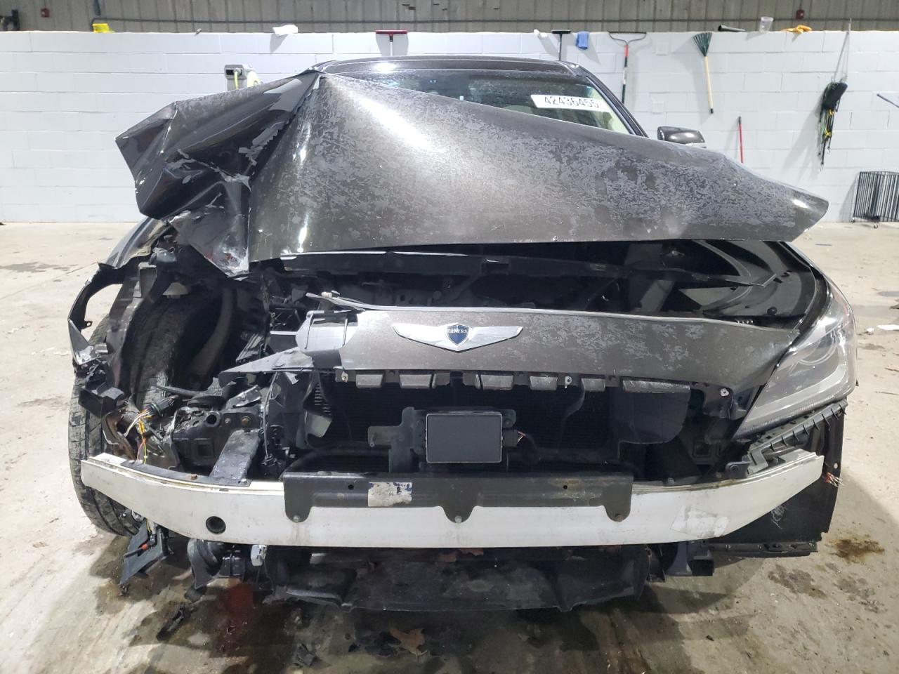 2016 Hyundai Genesis - Image 5