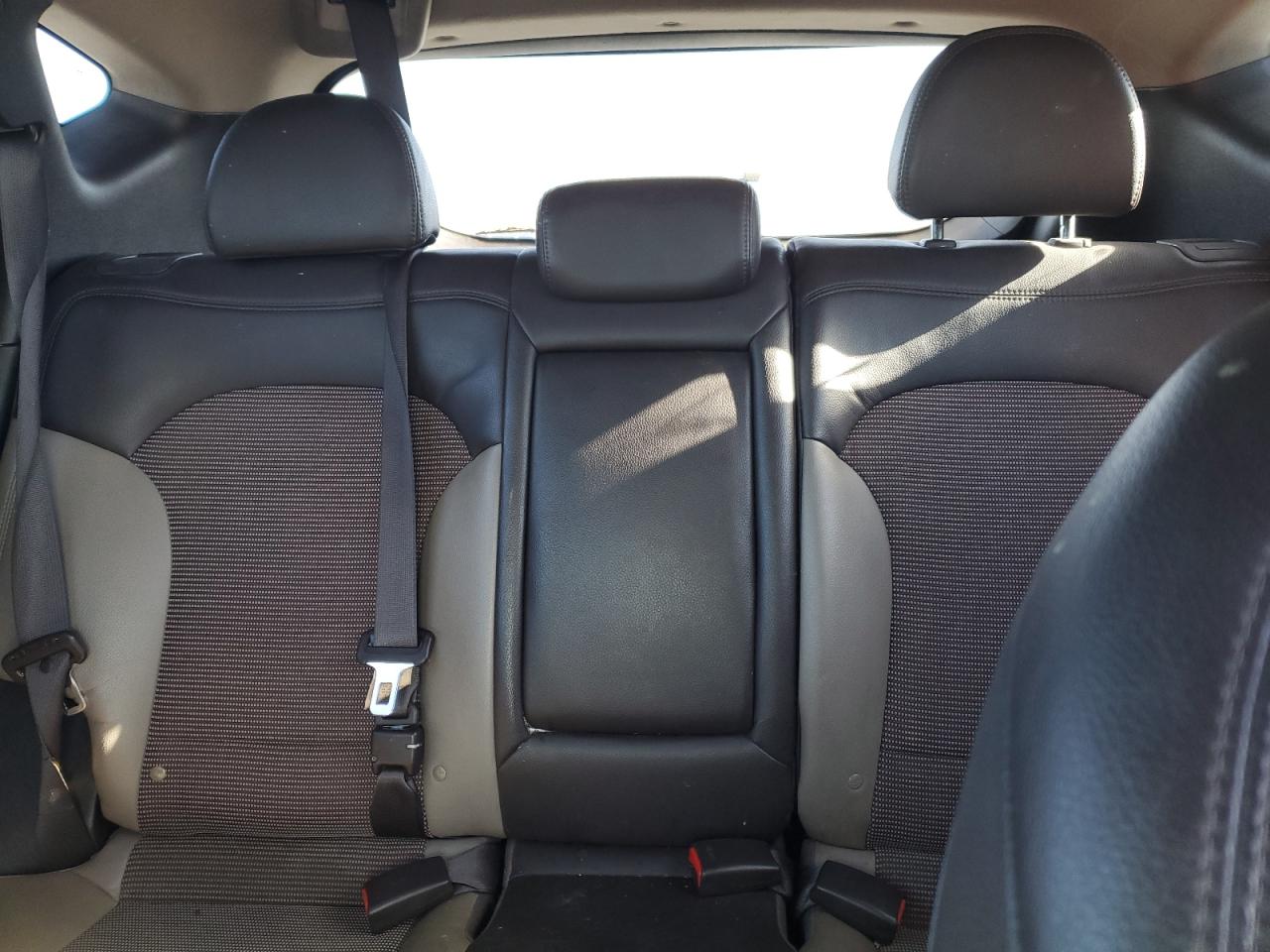 2012 Hyundai Tucson - Image 10