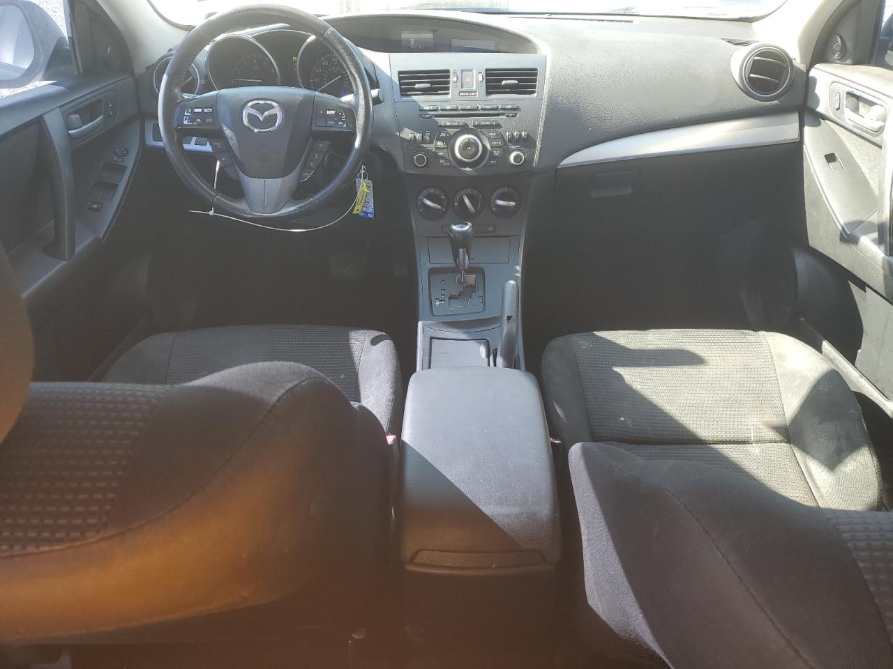 2012 Mazda 3 - Image 8