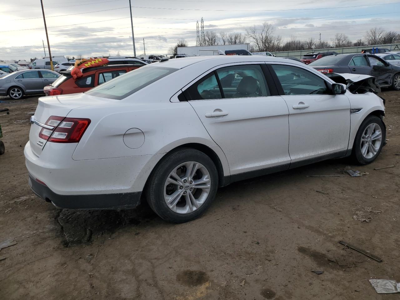 2014 Ford Taurus - Image 3