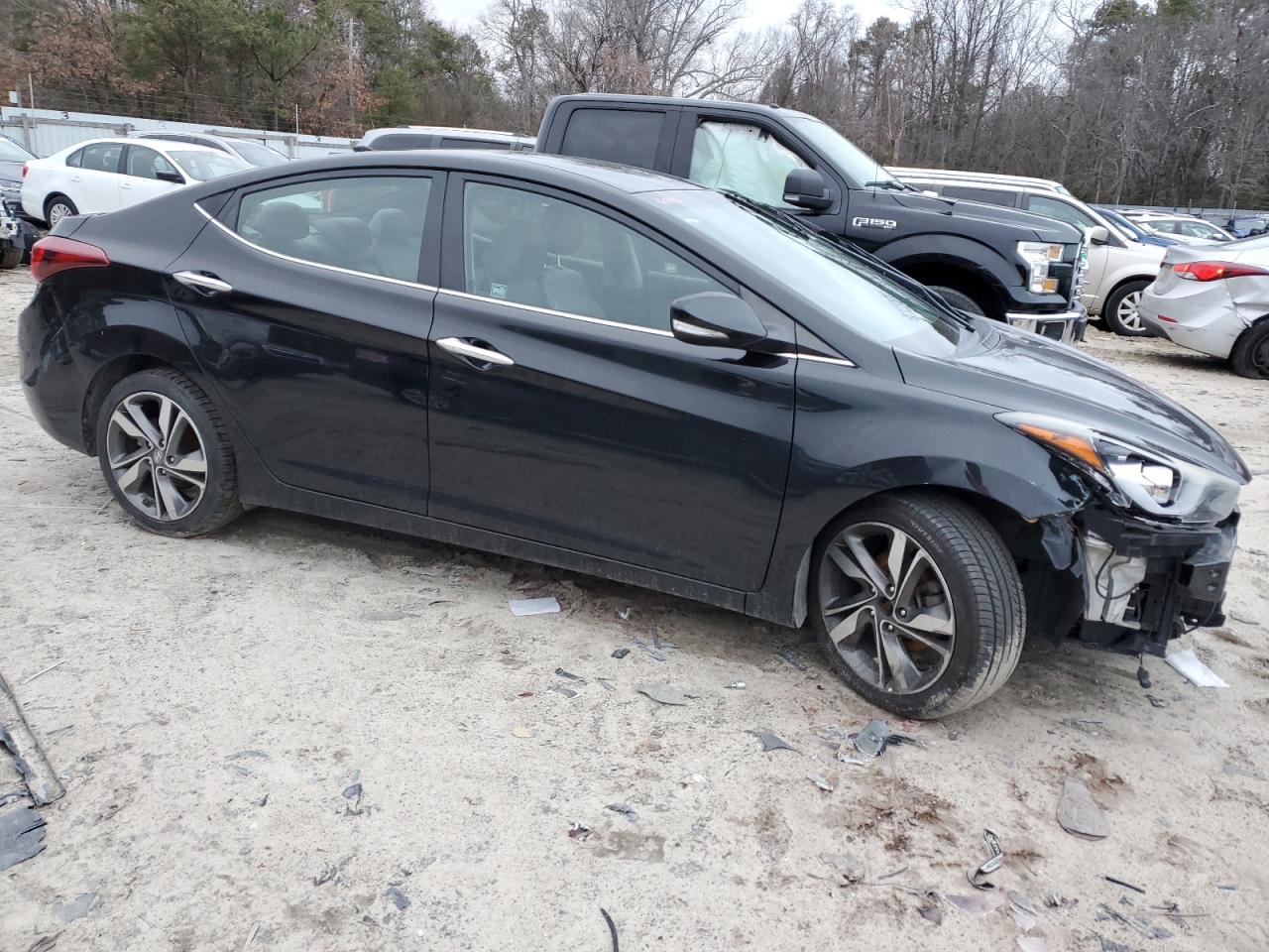 2015 Hyundai Elantra - Image 4