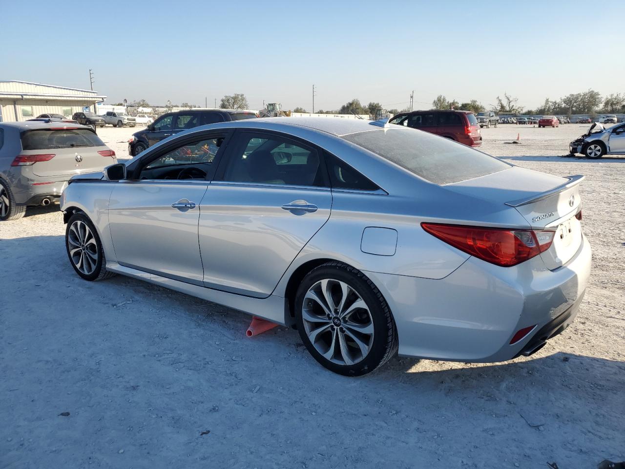 2014 Hyundai Sonata - Image 2
