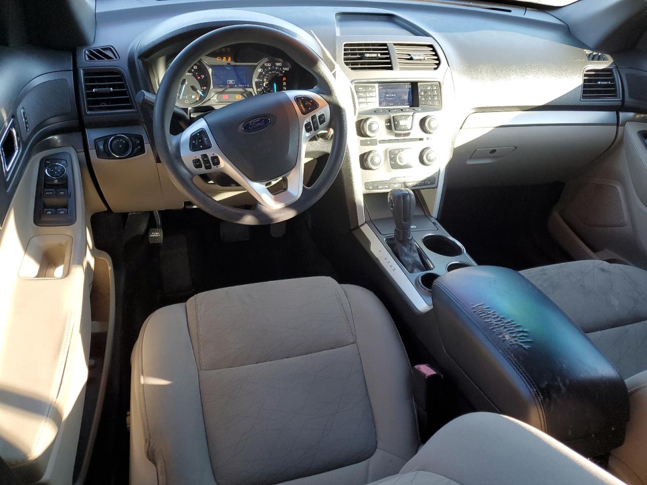 2014 Ford Explorer - Image 8